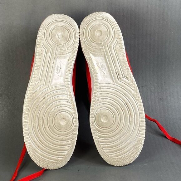 Nike Air Force 1 '07 LV8 'Cut Out Swoosh - University Red' sneaker size 10.5 - Picture 8 of 8